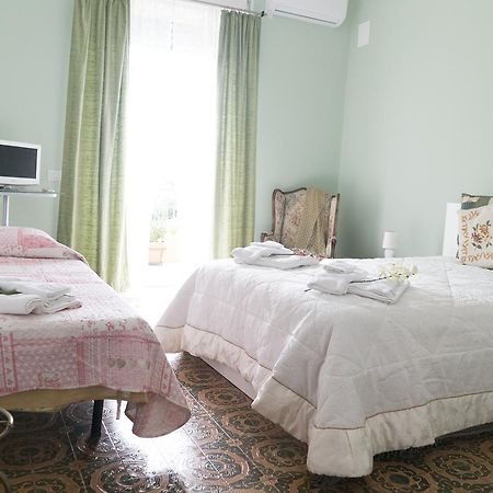 B&B Belli Di Nonna Salerno Bagian luar foto